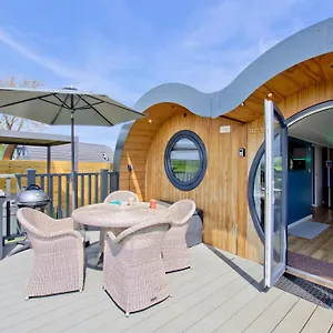 Lodge Hollins Farm - Dog Friendly, Self Catering, Knaresborough
